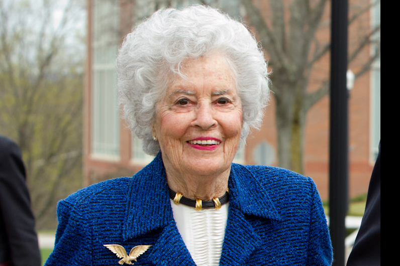 Annie Castor Glenn '42