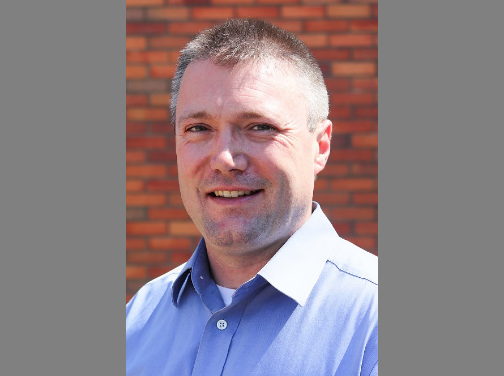 richard arnold headshot