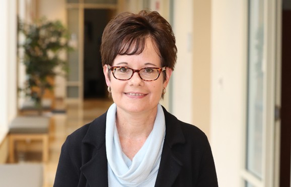 Leann Elkins headshot