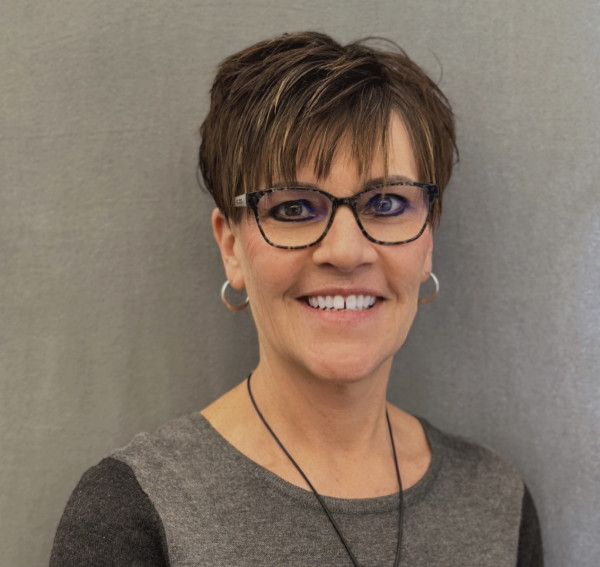 Headshot Dr. Terra Armstead